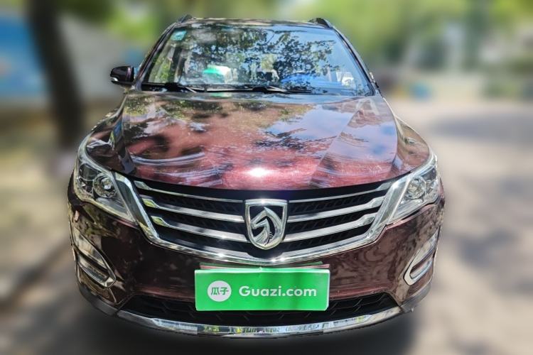 Used Baojun 560 2015 1.8L manual luxury version Front