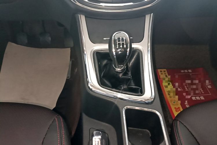 Used Baojun 560 2015 1.8L manual luxury version Gear Lever