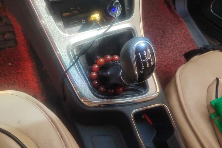 Used Baojun 560 2015 1.8L Manual Elite Edition Gear Lever