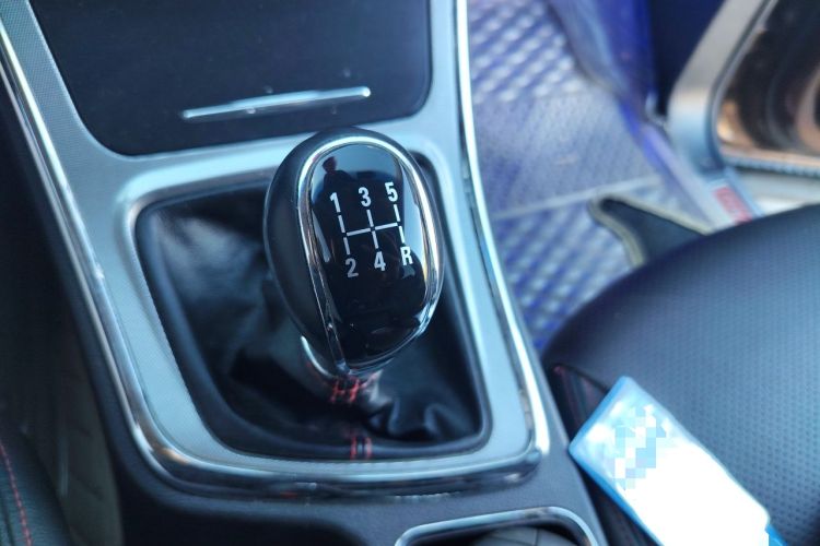 Used Baojun 560 2015 1.8L manual luxury version Gear Lever