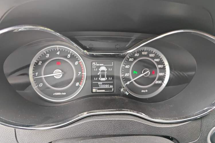 Used Baojun 560 2015 1.8L manual luxury version Instrument Cluster