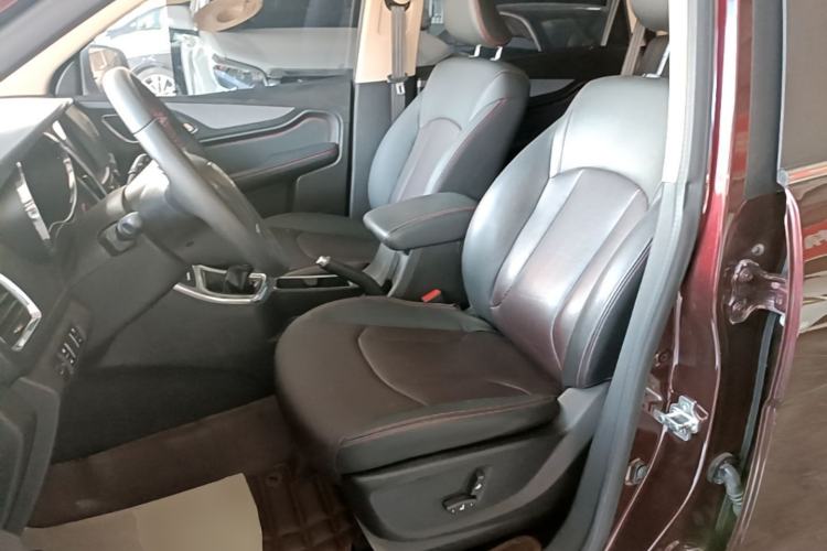 Used Baojun 560 2015 1.8L manual luxury version Left Front Seat