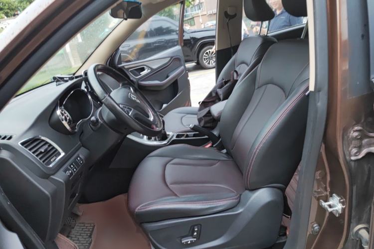 Used Baojun 560 2015 1.8L manual luxury version Left Front Seat