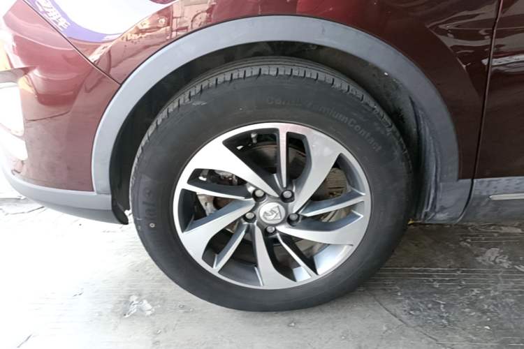 Used Baojun 560 2015 1.8L manual luxury version Left Front Wheel Hub