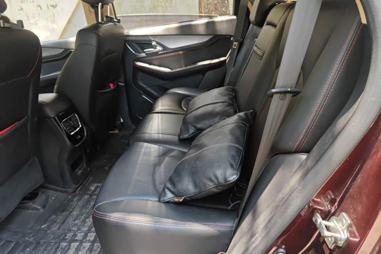 Used Baojun 560 2015 1.8L manual luxury version Left Rear Seat