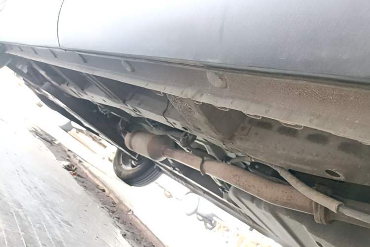 Used Baojun 560 2015 1.8L manual luxury version Left Side Sill