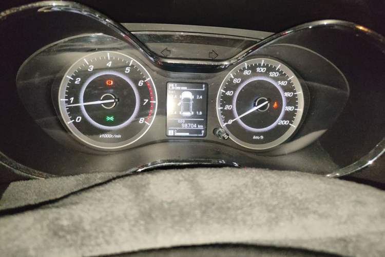 Used Baojun 560 2015 1.8L manual luxury version Odometer Close Up