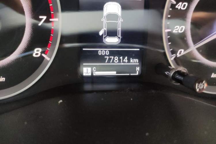 Used Baojun 560 2015 1.8L Manual Elite Edition Odometer Close Up