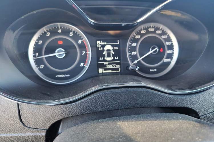 Used Baojun 560 2015 1.8L manual luxury version Odometer Close Up