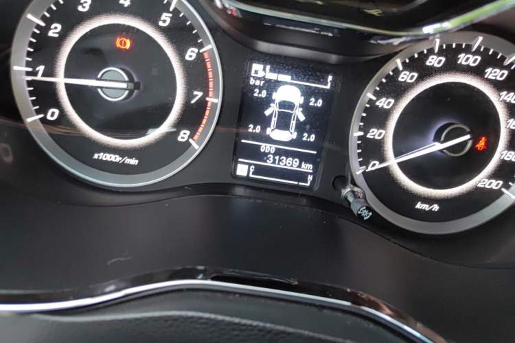 Used Baojun 560 2015 1.8L manual luxury version Odometer Close Up