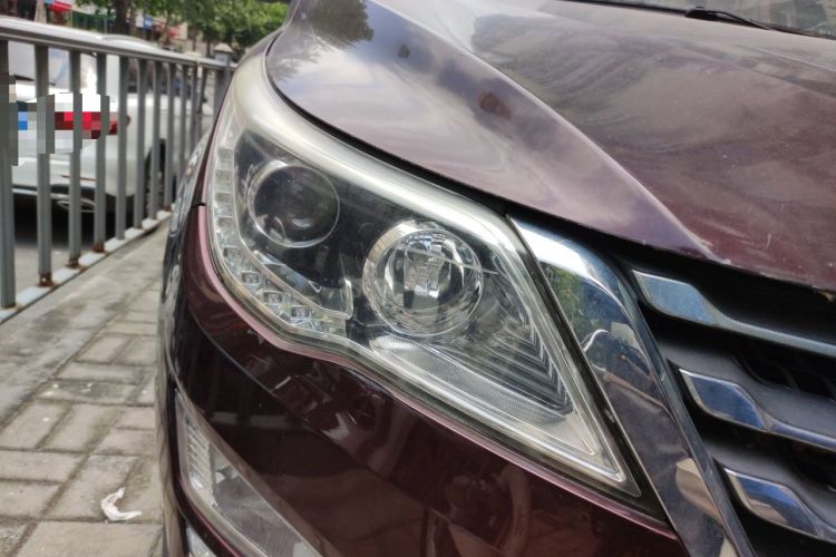 Used Baojun 560 2015 1.8L Manual Elite Edition Right Front Headlight