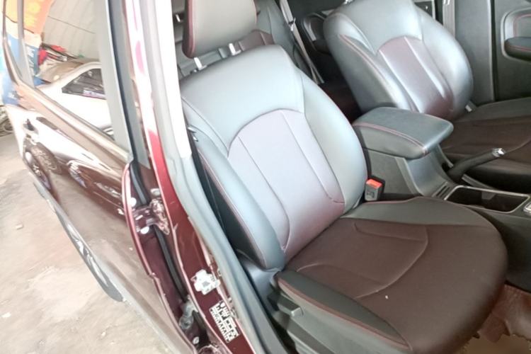 Used Baojun 560 2015 1.8L manual luxury version Right Front Seat