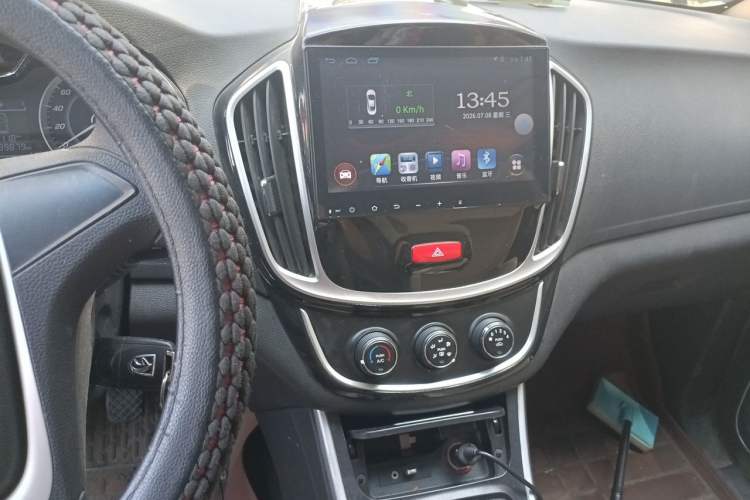 Used Baojun 560 2015 1.8L Manual Elite Edition Audio And AC Panel