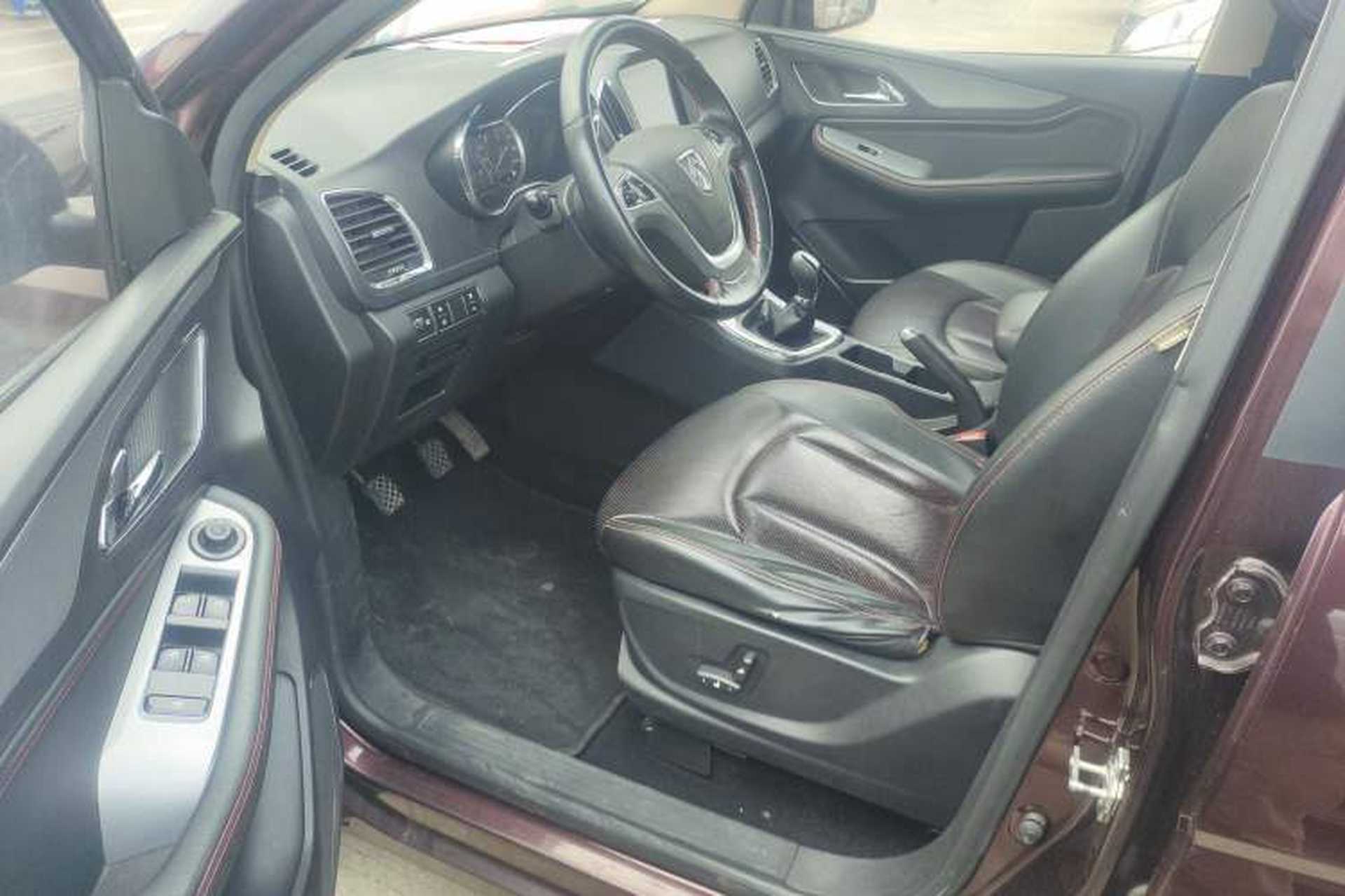 Used Baojun 560 2015 1.8L manual luxury version Driver Seat