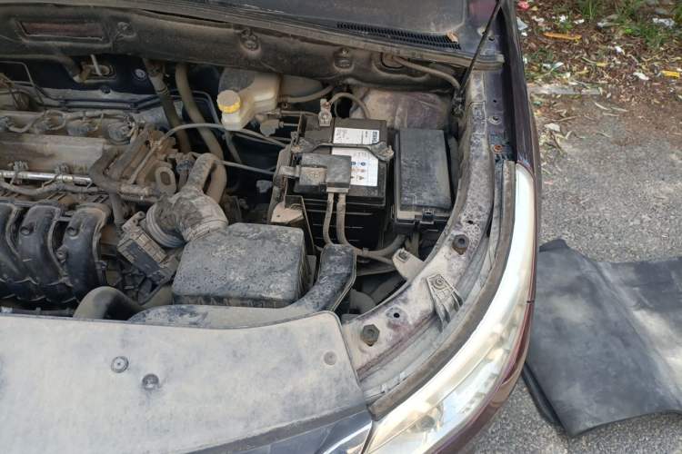 Used Baojun 560 2015 1.8L Manual Elite Edition Engine Bay Left