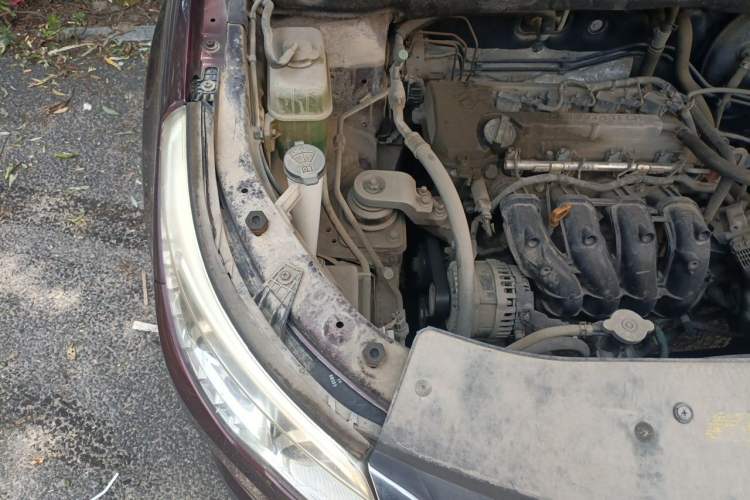 Used Baojun 560 2015 1.8L Manual Elite Edition Engine Bay Right