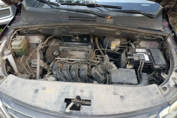 Used Baojun 560 2015 1.8L Manual Elite Edition Engine Bay
