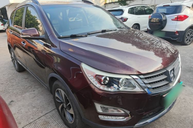 Used Baojun 560 2015 1.8L manual luxury version Front Right 45 Deg