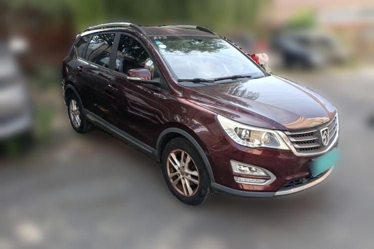 Used Baojun 560 2015 1.8L Manual Elite Edition Front Right 45 Deg