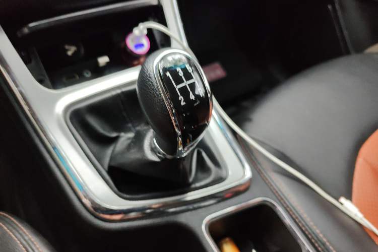 Used Baojun 560 2015 1.8L Manual Elite Edition Gear Lever