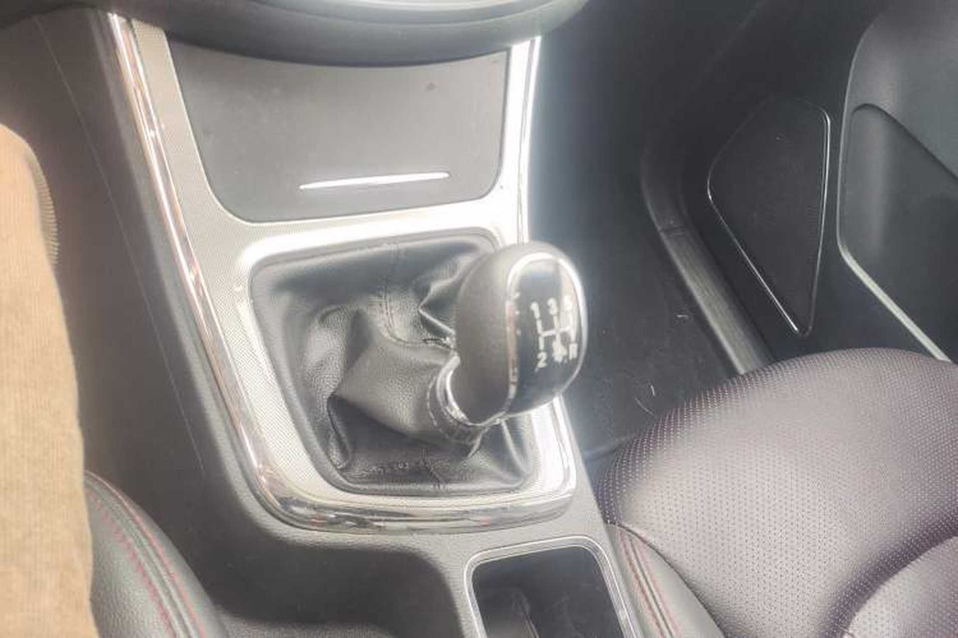 Used Baojun 560 2015 1.8L manual luxury version Gear Lever