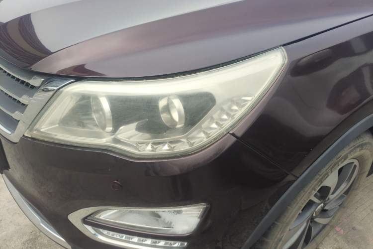Used Baojun 560 2015 1.8L manual luxury version Left Front Headlight