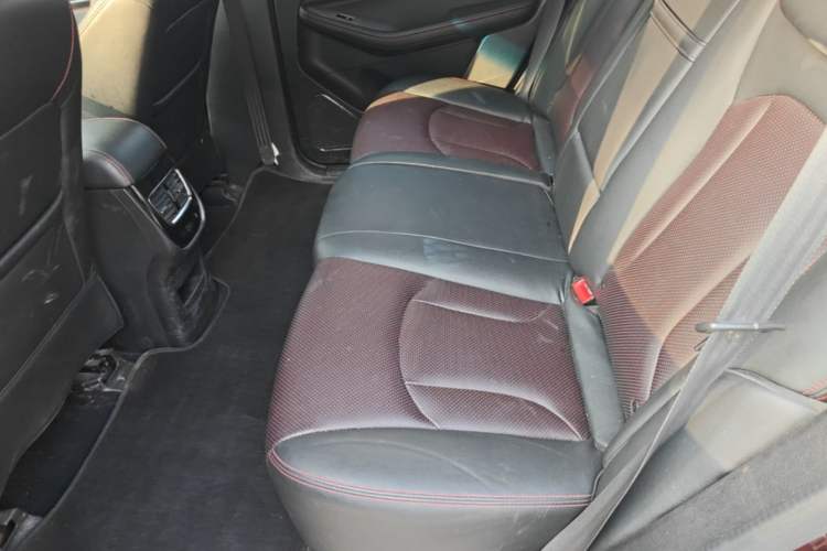 Used Baojun 560 2015 1.8L manual luxury version Left Rear Seat