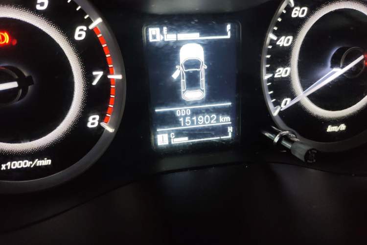 Used Baojun 560 2015 1.8L Manual Elite Edition Odometer Close Up