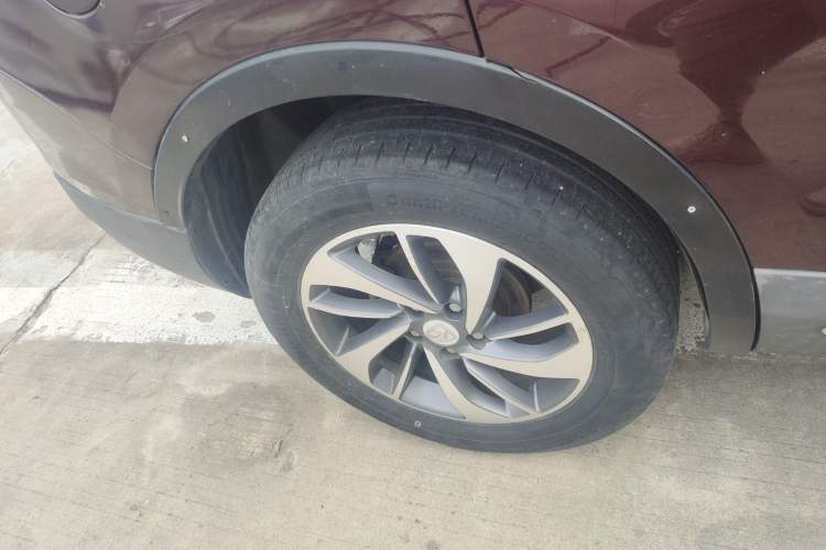 Used Baojun 560 2015 1.8L manual luxury version Right Rear Wheel Hub