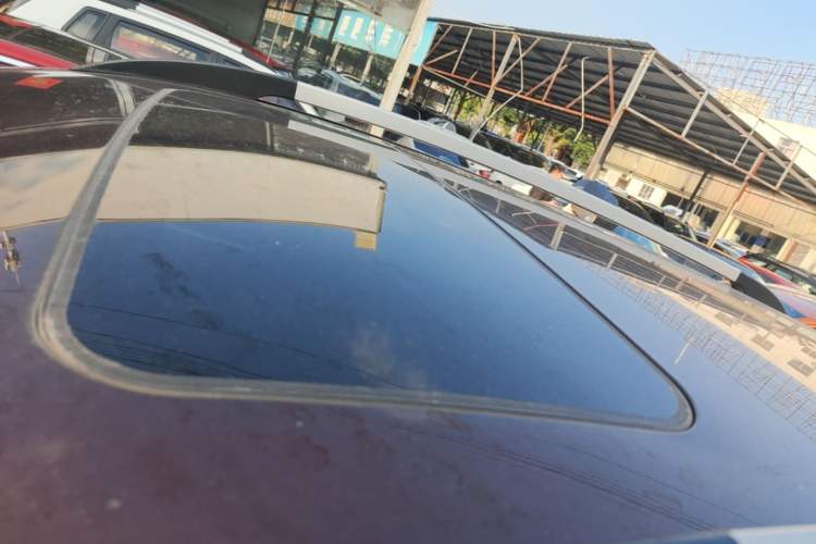 Used Baojun 560 2015 1.8L manual luxury version Roof