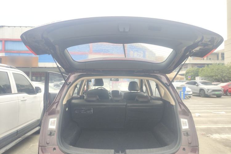 Used Baojun 560 2015 1.8L manual luxury version Trunk