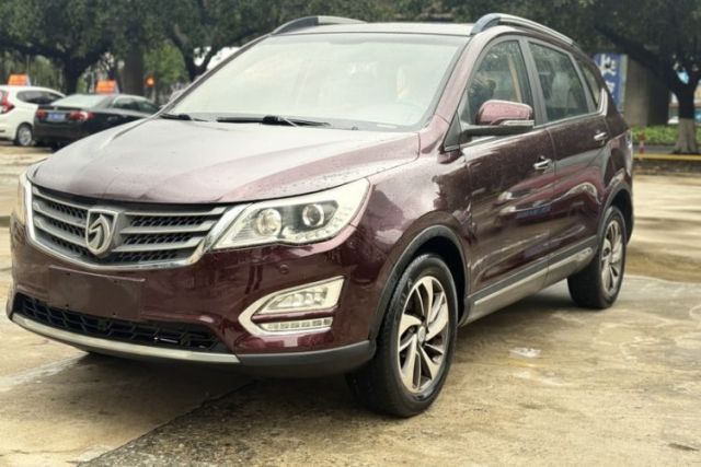 Used Baojun 560 2015 1.8L manual luxury version