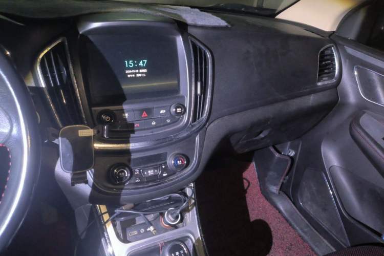 Used Baojun 560 2015 1.8L manual luxury version Audio And AC Panel