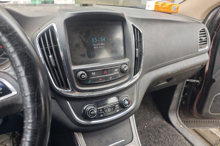 Used Baojun 560 2015 1.8L manual luxury version Audio And AC Panel