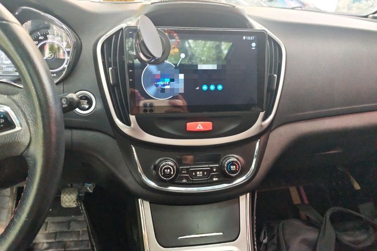 Used Baojun 560 2015 1.8L manual luxury version Audio And AC Panel
