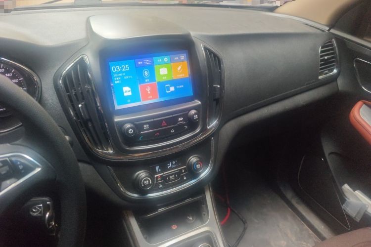 Used Baojun 560 2015 1.8L Manual Elite Edition Audio And AC Panel
