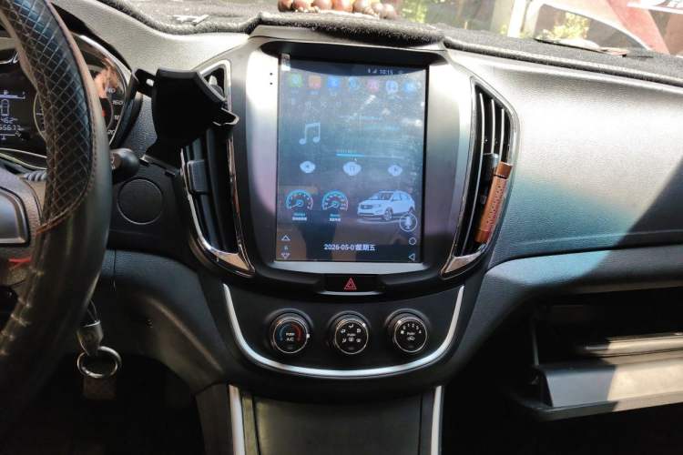 Used Baojun 560 2015 1.8L manual Comfort trim level Audio And AC Panel