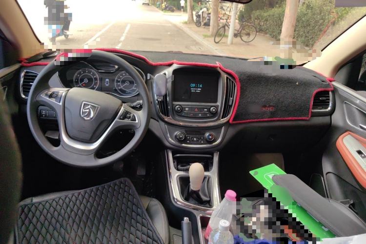 Used Baojun 560 2015 1.8L Manual Elite Edition Center Console