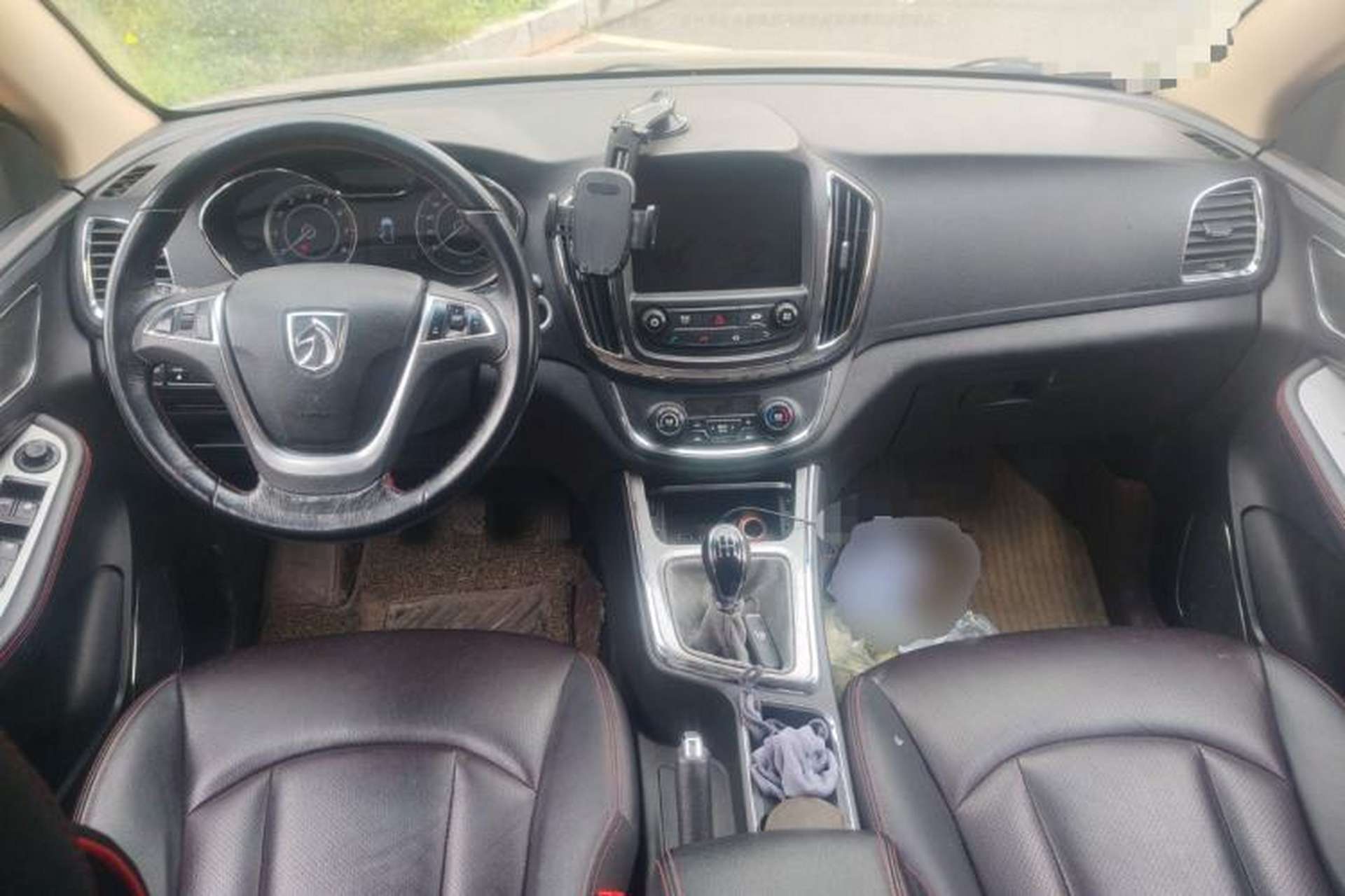 Used Baojun 560 2015 1.8L manual luxury version Center Console