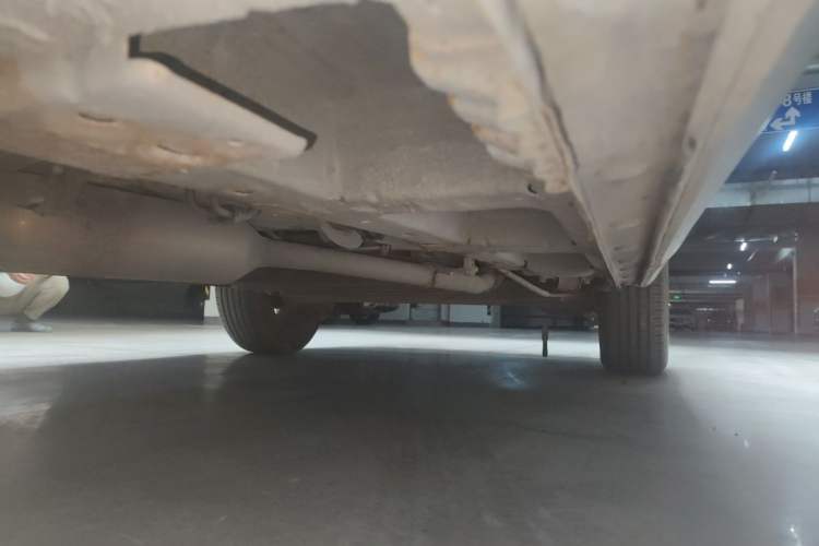 Used Baojun 560 2015 1.8L manual luxury version Chassis Front Left