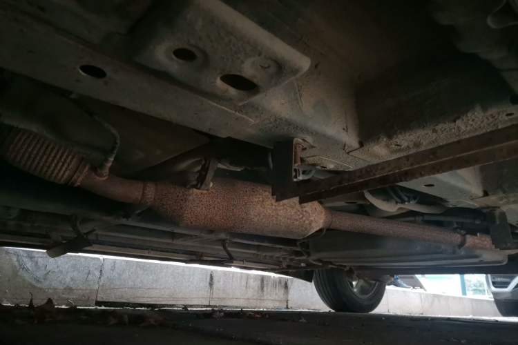 Used Baojun 560 2015 1.8L manual luxury version Chassis Front Left