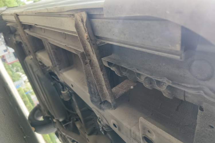 Used Baojun 560 2015 1.8L manual luxury version Chassis Front Right