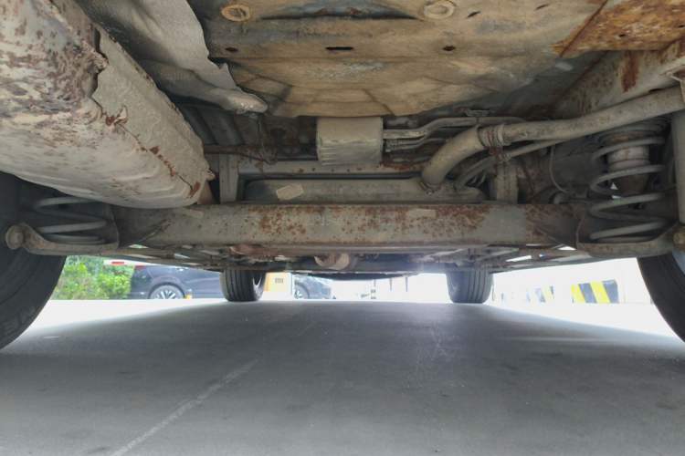 Used Baojun 560 2015 1.8L manual luxury version Chassis Rear