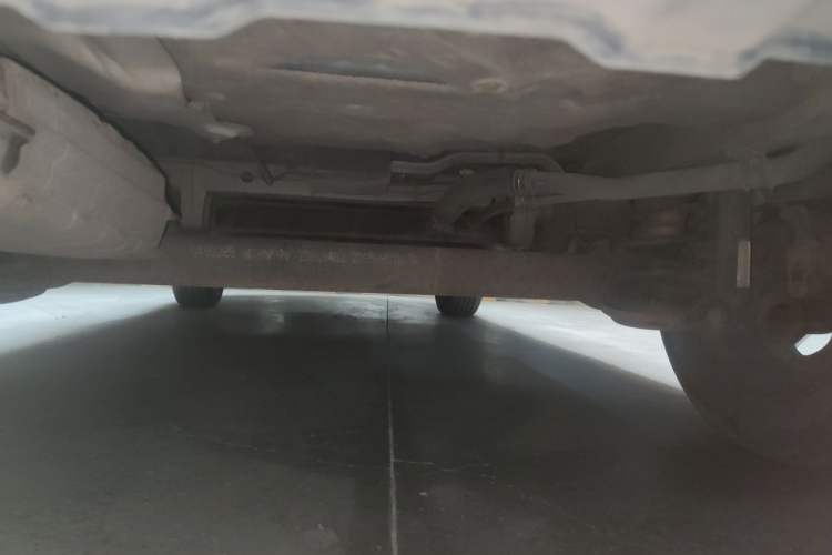 Used Baojun 560 2015 1.8L manual luxury version Chassis Rear