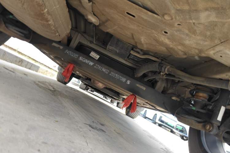 Used Baojun 560 2015 1.8L manual luxury version Chassis Rear