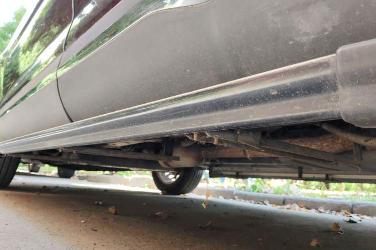 Used Baojun 560 2015 1.8L manual Comfort trim level Chassis Rear Left