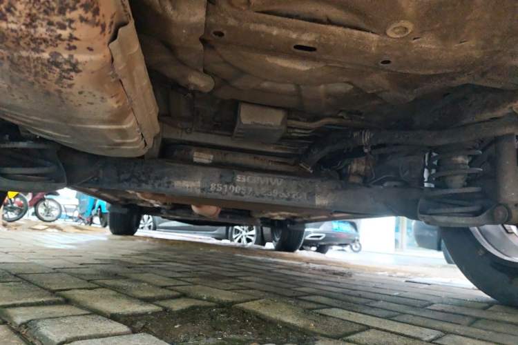 Used Baojun 560 2015 1.8L manual luxury version Chassis Rear