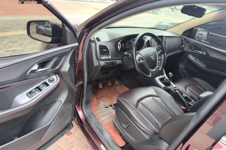 Used Baojun 560 2015 1.8L manual luxury version Driver Seat