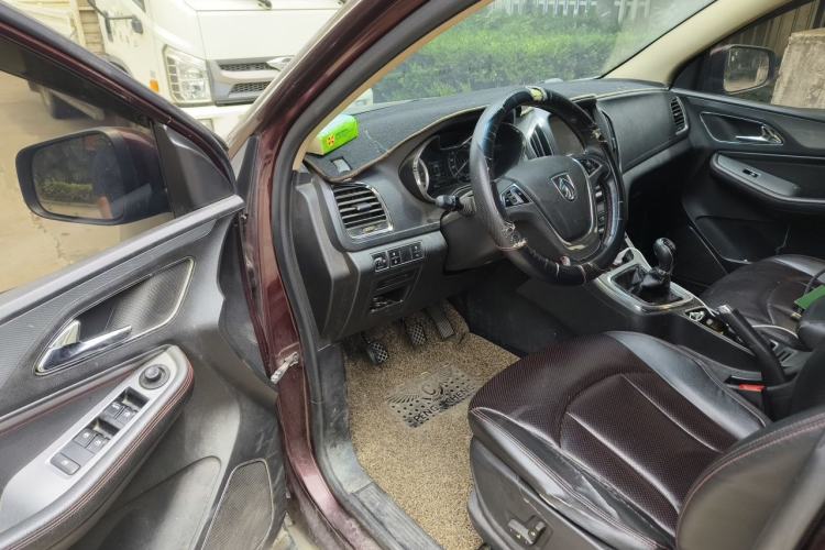 Used Baojun 560 2015 1.8L manual luxury version Driver Seat