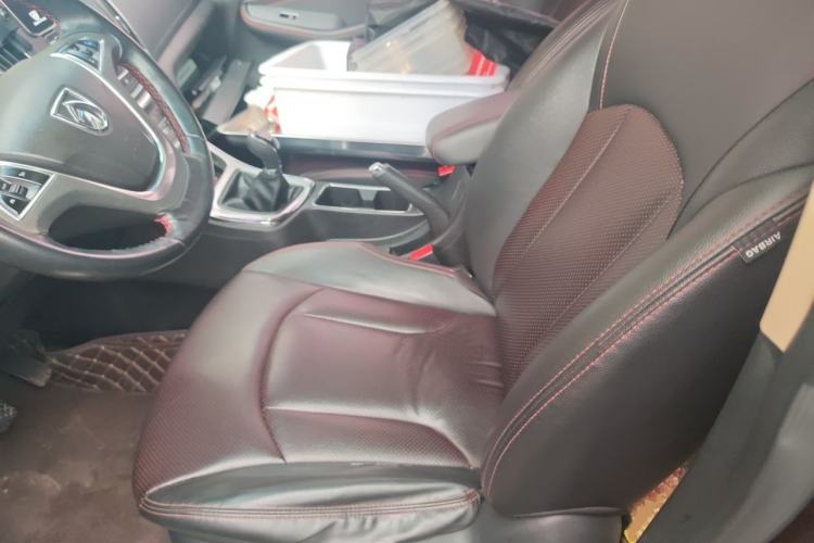 Used Baojun 560 2015 1.8L manual luxury version Driver Seat